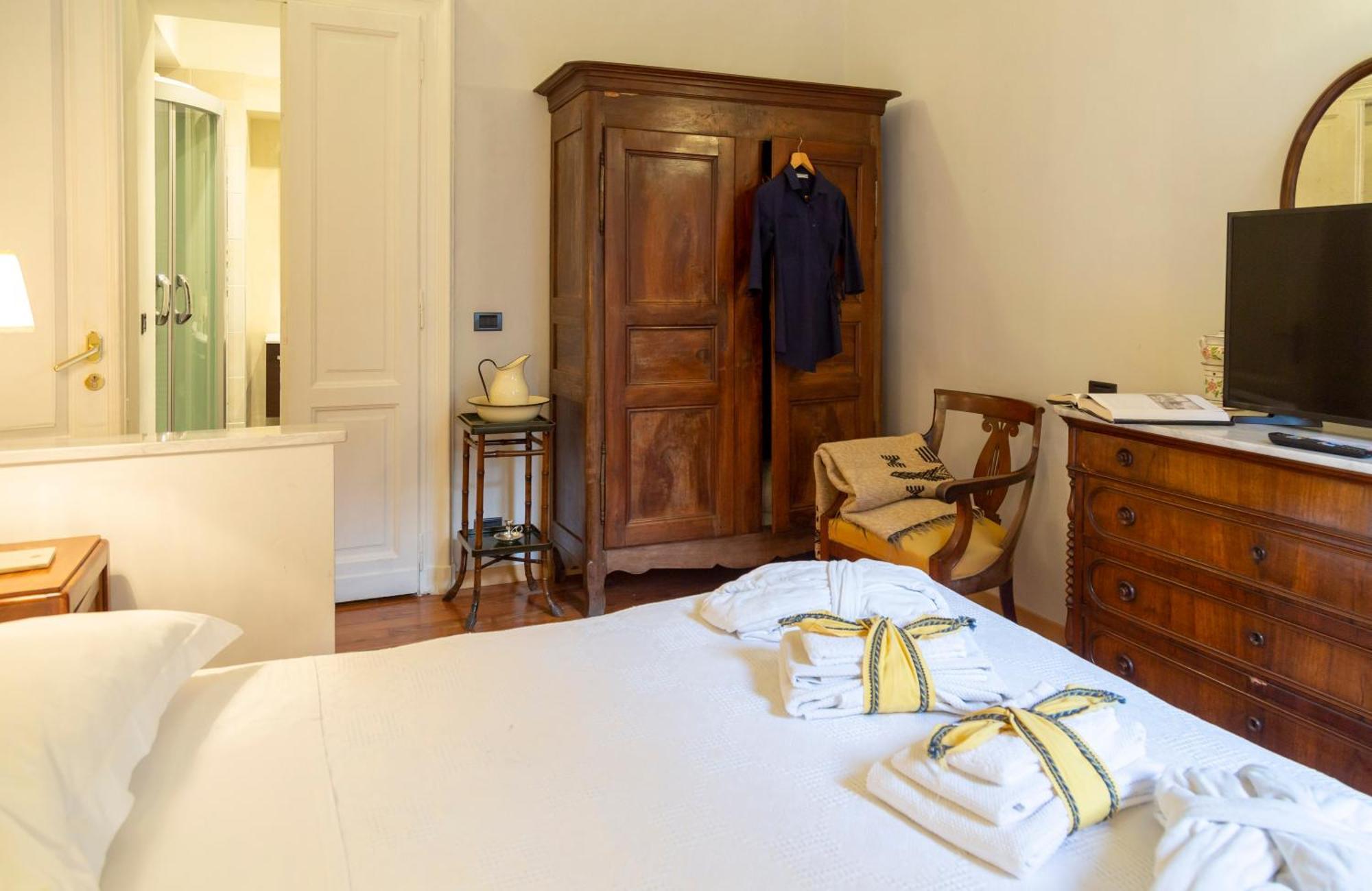 La Luna E I Falo Luxury Accomodation Bed & Breakfast Turin Bagian luar foto